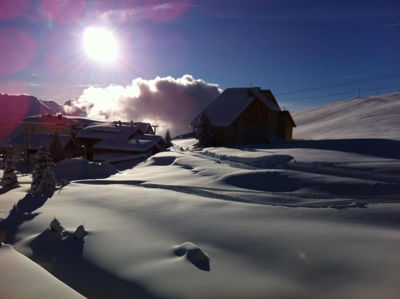Hotel Le Dome Alpe d'Huez Екстериор снимка