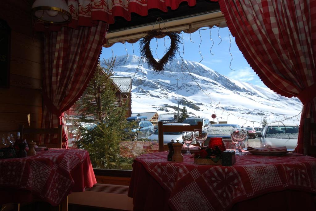 Hotel Le Dome Alpe d'Huez Екстериор снимка